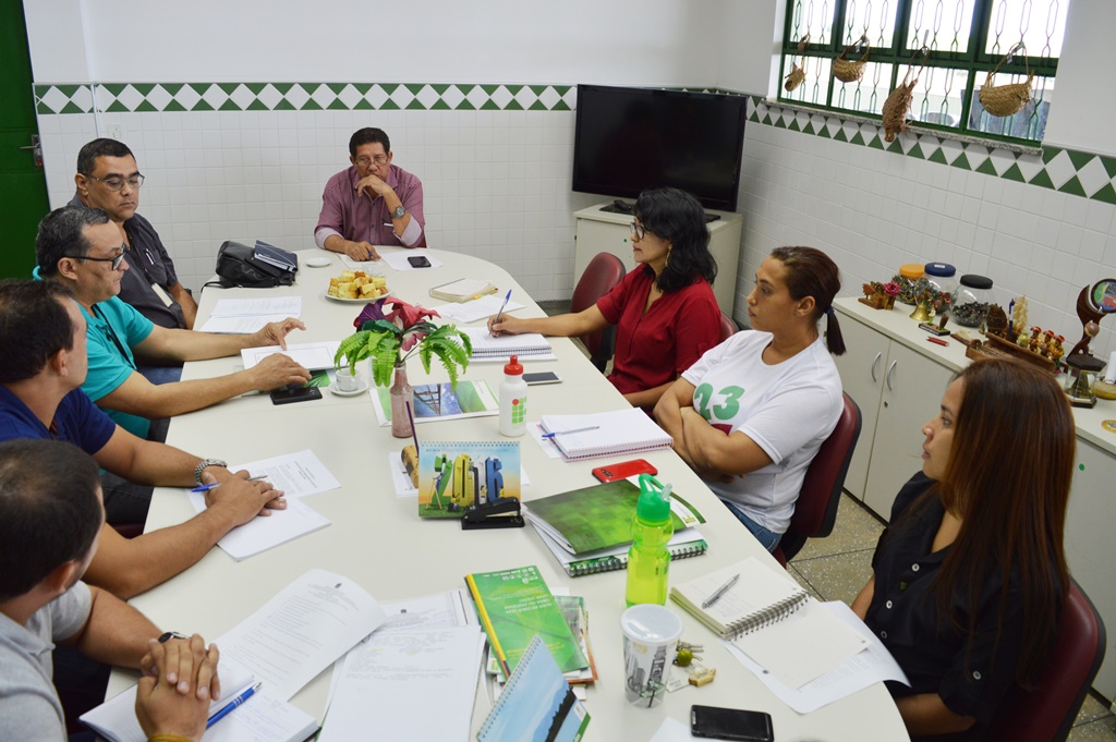 IFRR discute política de acompanhamento aos egressos